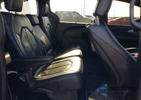 2018 Chrysler Pacifica Touring L Plus z USA, uszkodzony, nr VIN 2C4RC1EG6JR352453